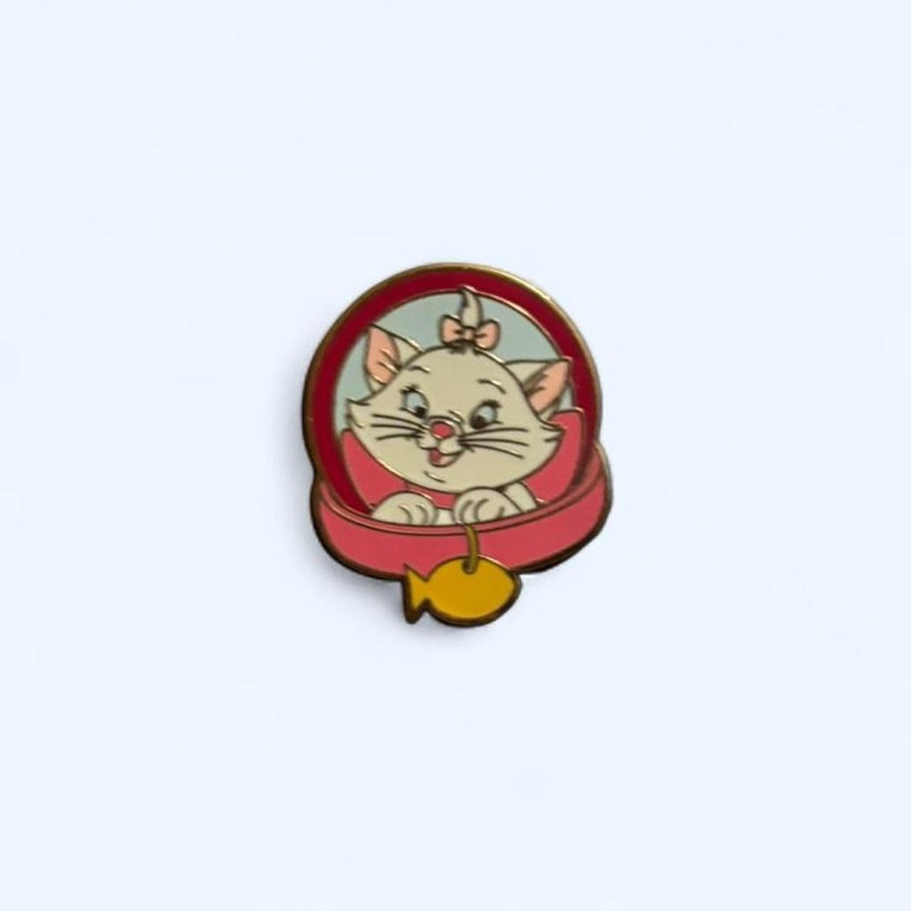Cute Disney Marie Cat Enamel Pin - Pink and white